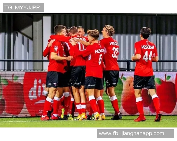 荷媒报道前进之鹰创下荷兰足坛新纪录单场更换八名球员引发热议 荷媒报道前进之鹰创下荷兰足坛新纪录单场更换八名球员引发热议