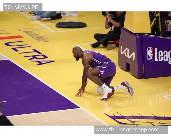 肯扬马丁直言湖人球员对雷迪克缺乏尊重只因他不敢批评詹姆斯与东契奇