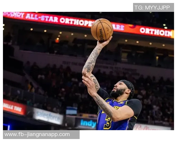 詹姆斯强调面对鹈鹕时不应低估对手战斗力全力以赴是关键 詹姆斯强调面对鹈鹕时不应低估对手战斗力全力以赴是关键